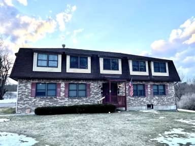 Main picture of 18 1/2 N Fulton St
