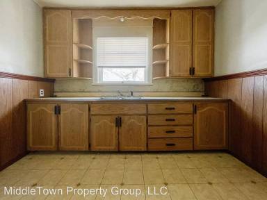 Main picture of 1617 W Memorial Dr