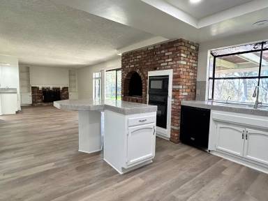 Main picture of 5115 Vista Montana
