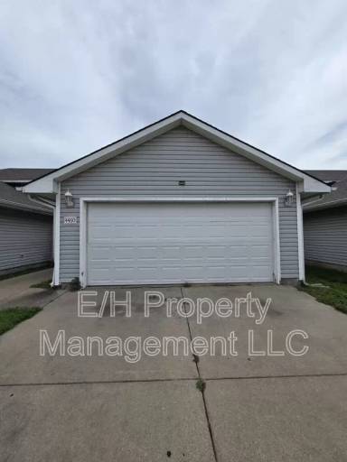 Main picture of 4462 S Elizabeth Ave