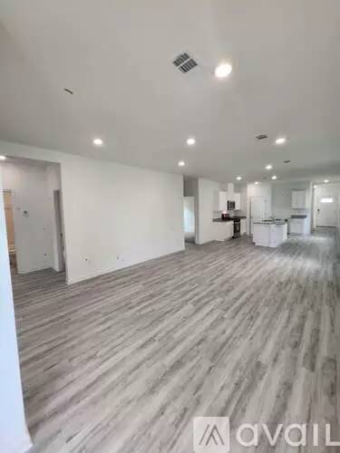 Main picture of 908 Renova Dr