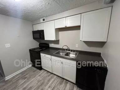 Main picture of 1581 E Mound St