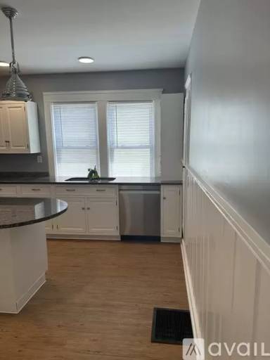 Main picture of 451 Maple Ave