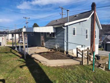 Main picture of 146 Highland St Ext