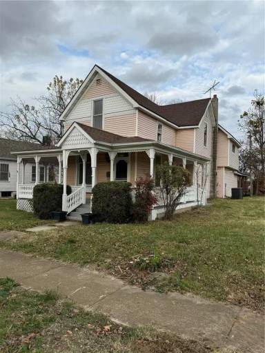 Main picture of 422 N Madison Ave