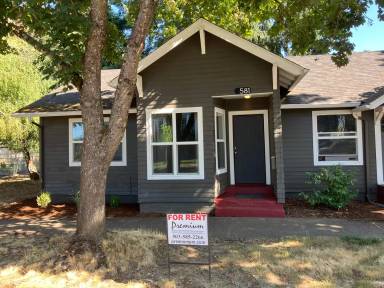 Main picture of 581 Highland Ave NE