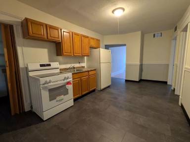 Main picture of 1435 Dwight St