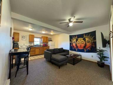 Main picture of 931 Middle St
