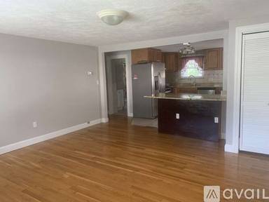 Main picture of 27 Acorn Dr