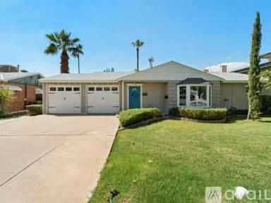 Main picture of 821 E Rose Ln