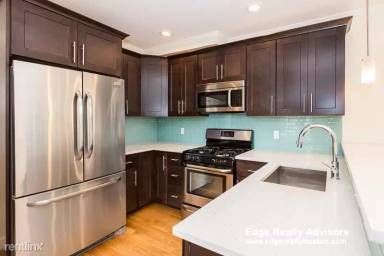Main picture of 215 Arlington St