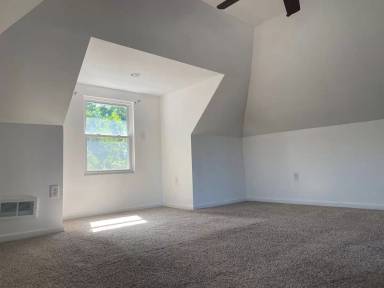 Main picture of 2416 Saranac Ave