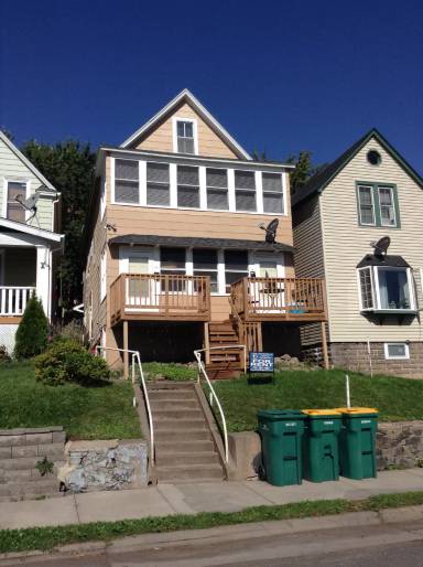 Main picture of 117 E 5th St