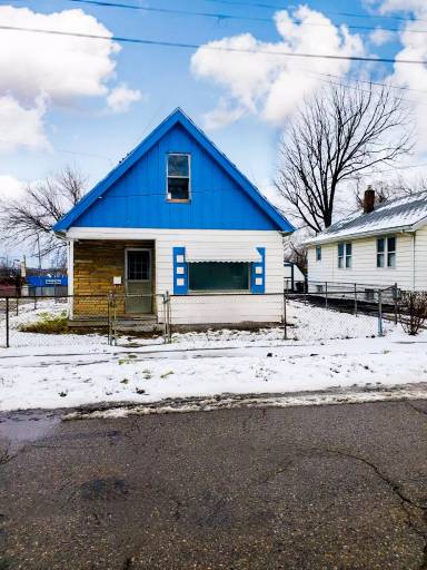 Main picture of 1940 Becker St