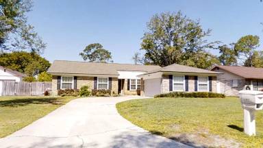 Main picture of 2837 Thomas Ct