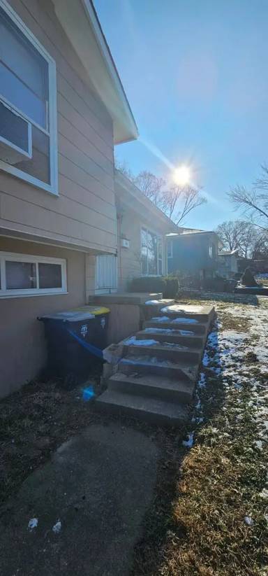 Main picture of 9625 Beacon Ave
