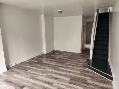Main picture of 1225 W 3rd St