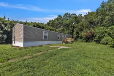 Main picture of 8011 Short Dr
