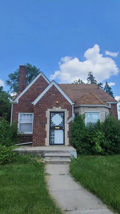 Main picture of 11336 Robson St