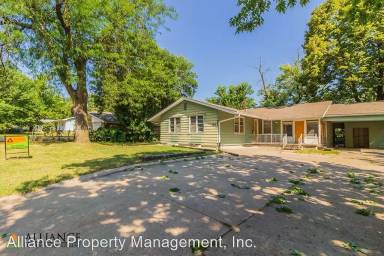 Main picture of 1800 Elaine Dr
