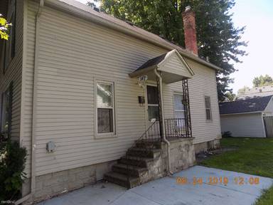 Main picture of 149 Clinton St