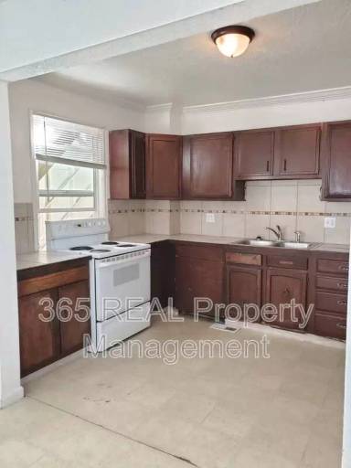 Main picture of 1431 11 Street - Unit B