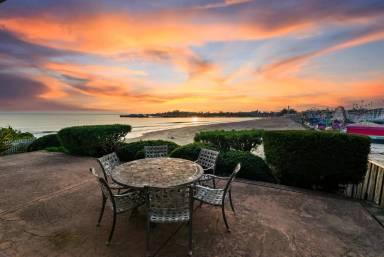 Main picture of 1148 E Cliff Dr