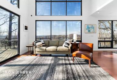 Main picture of 910 Rockhold Dr