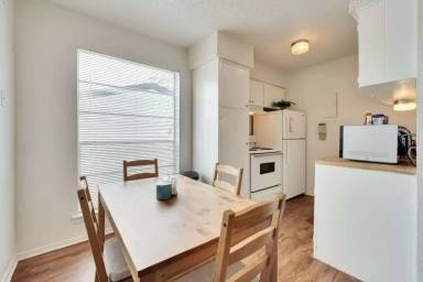 Main picture of 2803 Hemphill Park