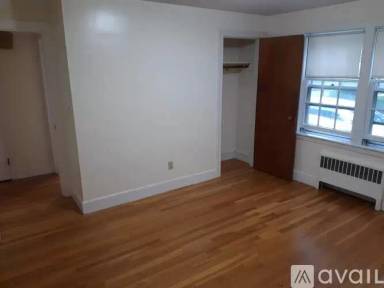 Main picture of 35 Oak Ave
