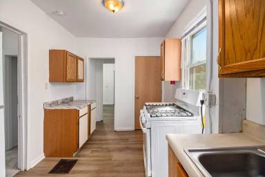 Main picture of 147 Isbell St