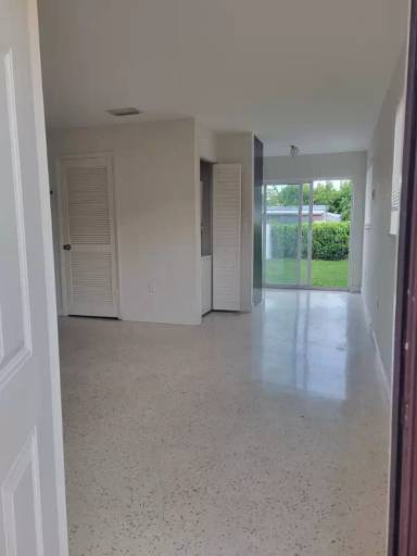 Main picture of 630 W 17th St