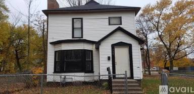 Main picture of 708 Pavone St