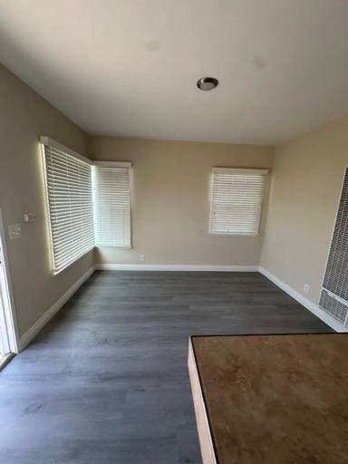 Main picture of 22 E 52nd St