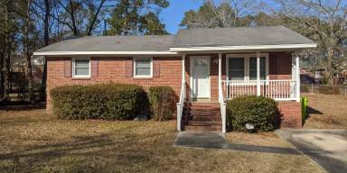 Main picture of 210 Mayfair Dr