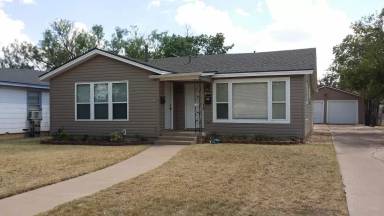 Main picture of 833 E North 15th St