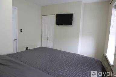Main picture of 129 Tasker St