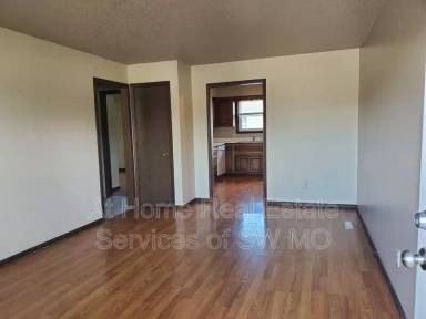 Main picture of 637 W Meadowview Dr