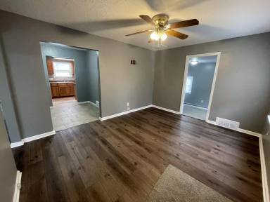 Main picture of 1042 S 57th St