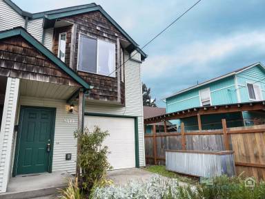 Main picture of 5215 SE Pardee St