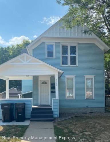 Main picture of 1305 S Spring Ave
