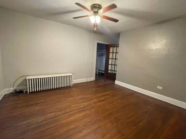 Main picture of 323 N 1st St