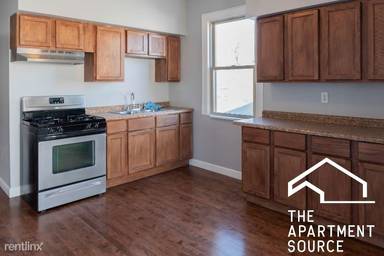 Main picture of 4051 N Kilbourn Ave