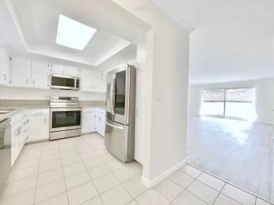 Main picture of 920 18th St