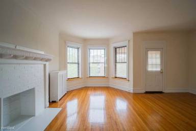 Main picture of 5124 S University Ave