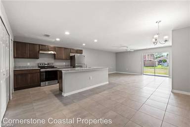 Main picture of 1406 SW Trafalgar Pkwy