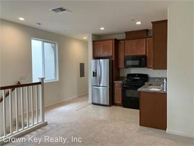 Main picture of 473 E Albertina Ave