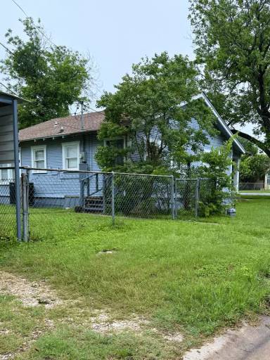 Main picture of 1201 S 25th St