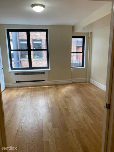 Main picture of 124 E 24th St