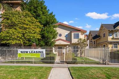 Main picture of 2642 Ellendale Pl
